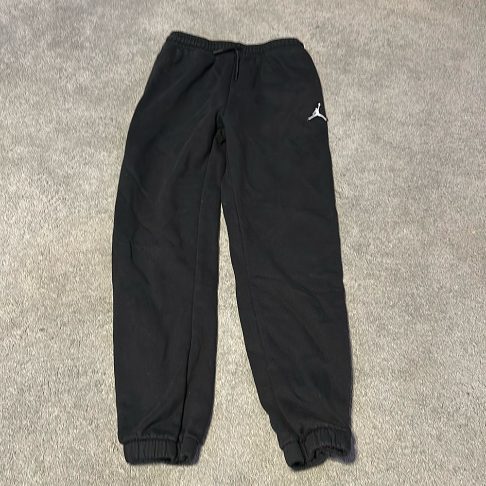Black Jordan pants Boys large (14-16)